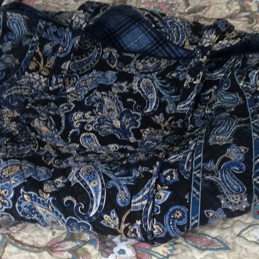 Vera Bradley Bag (Perfect for travel) - Picture 9 of 14